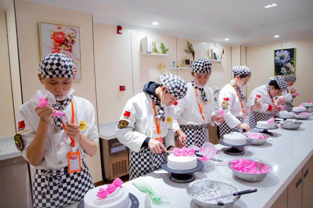 过完年，我决定来赣州新东方烹饪学校学厨 给自己一个灿烂前途