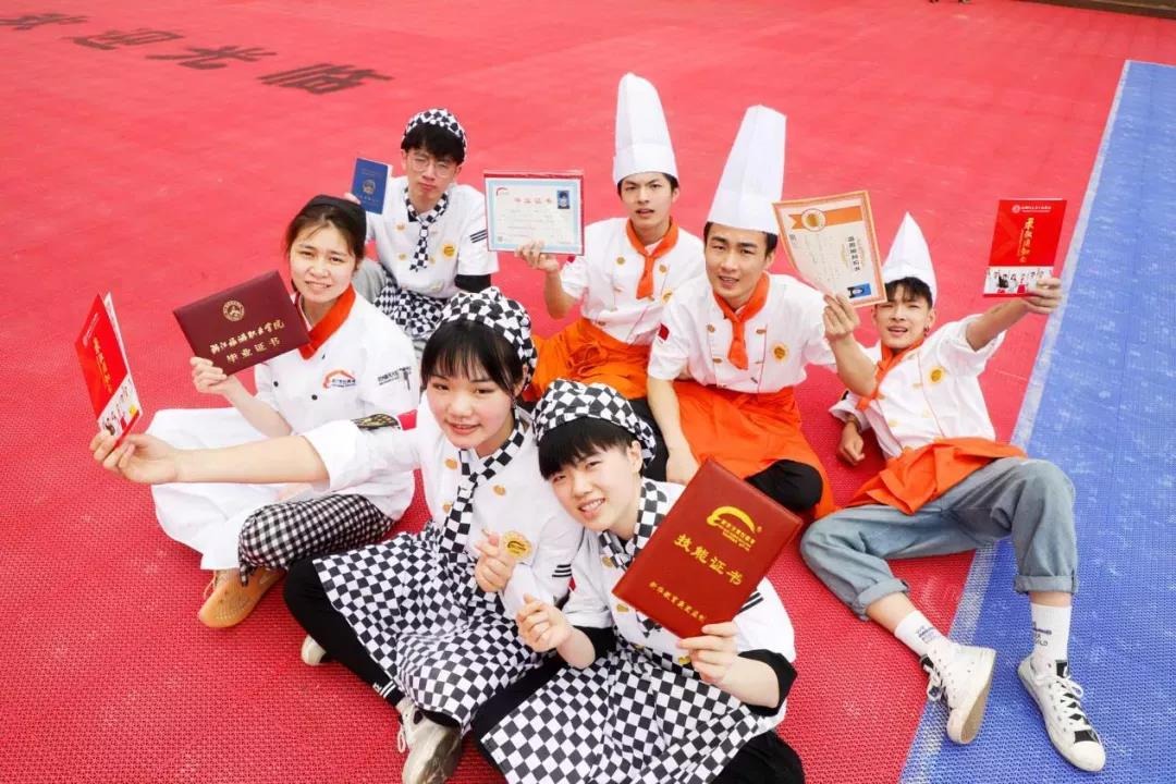 明明可以去酒店学厨，为什么那么多人选择去赣州新东方学两年？