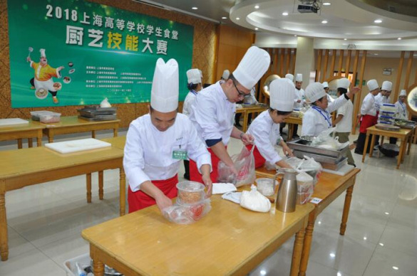 上海举办高校食堂烹饪大赛 40所高校200选手参赛