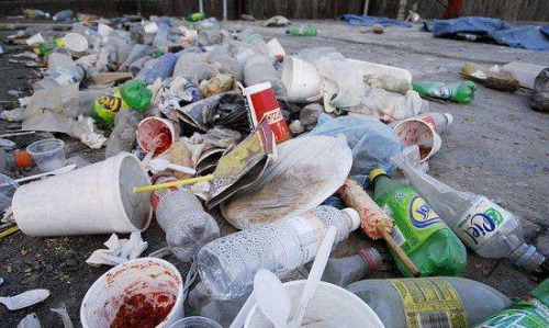 外卖垃圾如何处理？推广环保和可回收餐具