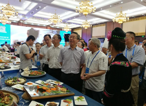 黔东南州代表队在省“十佳餐饮名店、十大名菜