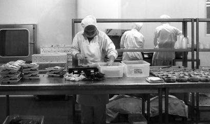 扬州首开“社区中央厨房” 为周边老人服务
