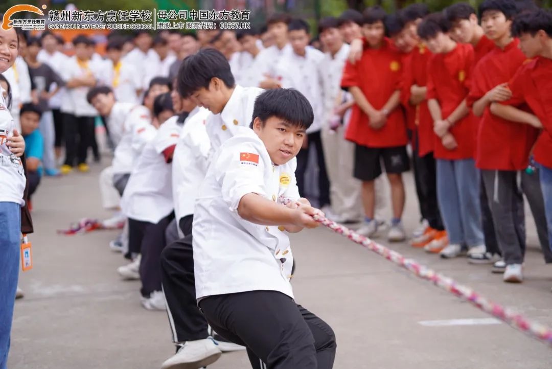 赣州新东方趣味运动会——拔河赛项，看看谁是赛场上的MVP！