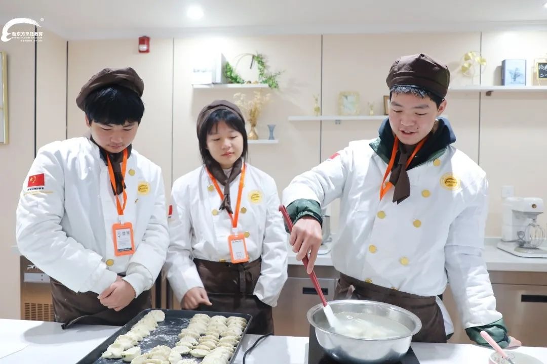 情暖冬至，饺子飘香 | 赣州新东方全校师生欢聚一堂包饺子