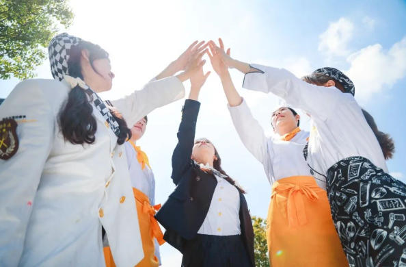 高中成绩跟不上，别硬熬！来赣州新东方烹饪学校学一门实用技术