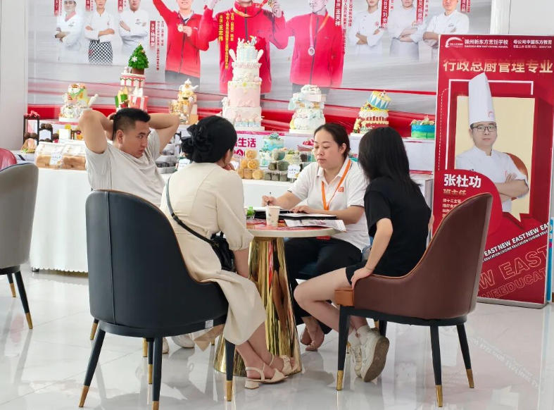 走进赣州新东方，实操课堂沉浸式学厨，真材实料练习就是有实